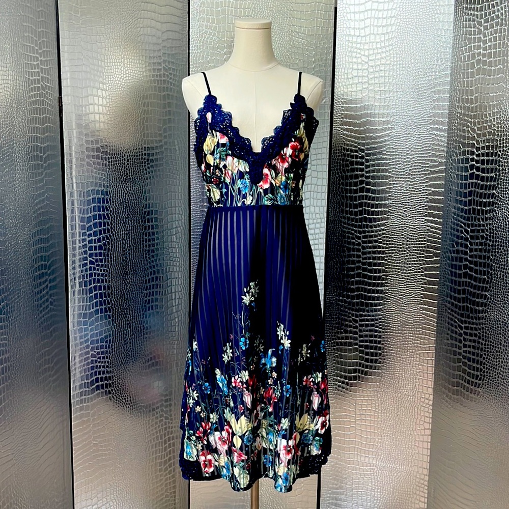 Never worn foxiedox dress. Size small